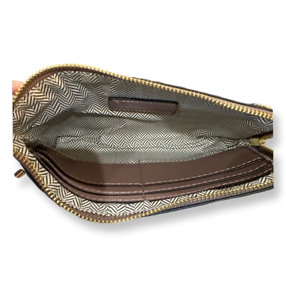 Jen & Co crossbody bag plum color with wristlet, and crossbody strap NWT - Picture 2 of 4